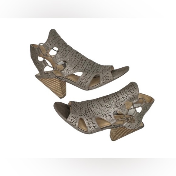 Vince Camuto Metallic Taupe Eadon Heeled Sandals. Gentle Used Condition! - Picture 3 of 12